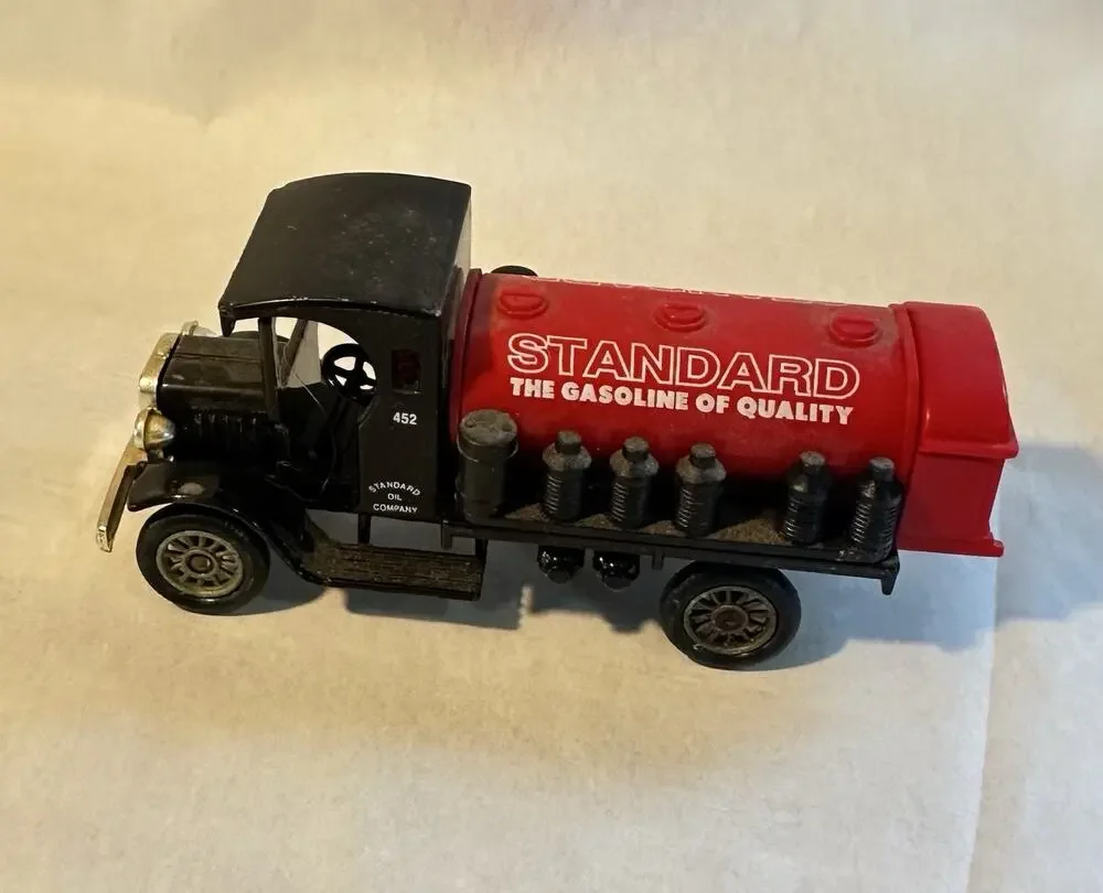 Lledo Days Gone Standard Oil Co Tanker Truck Diecast Made in England 3.5” A200